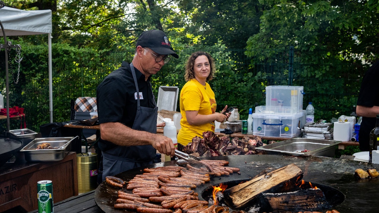 The longest barbecue in the world, organized by the DNA association, aims to break the world record of 41 hours and will take place at Chabrière Park, in Oullins-Pierre-Bénite, on May 1, 2026. Photo by Nicolas Liponne.
