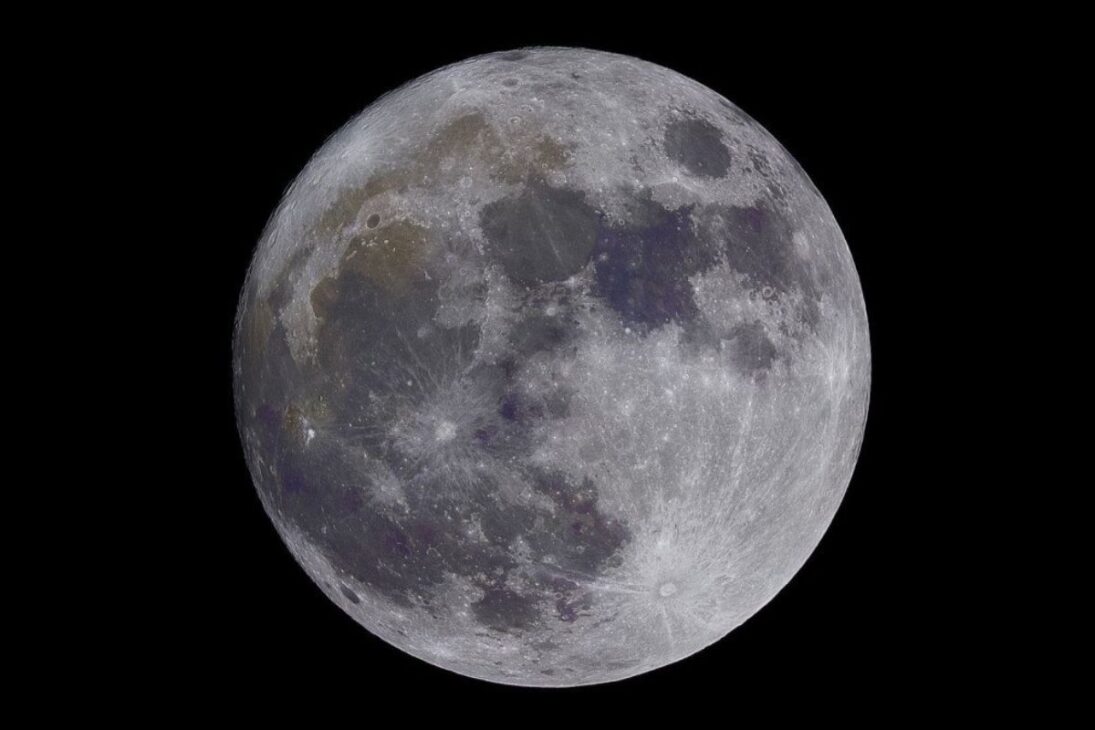 Duas chuvas de meteoros atingem o pico nas madrugadas de 30 e 31 de julho, visíveis a olho nu no Brasil. A Lua cheia atrapalha.