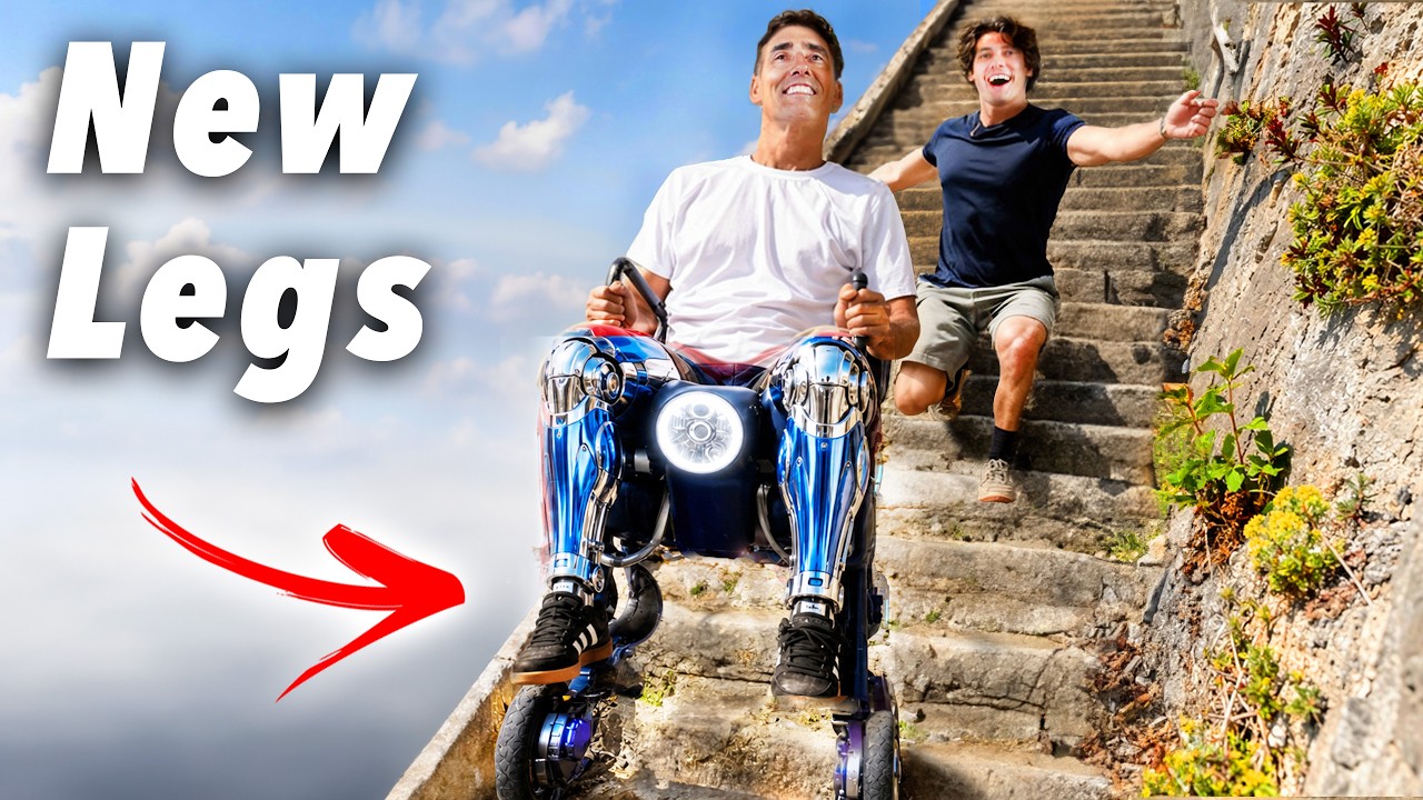 O pai de Jake, sorrindo, sentado na cadeira robótica com as "pernas biônicas" cromadas, descendo uma longa escadaria de pedra ao ar livre enquanto o inventor corre ao lado. Crédito: JLaservideo (Jake Laser).