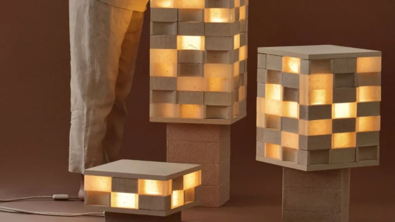 Luminária de casca de ovo criada por Joanne Odisho usa resíduos triturados, biopolímero biodegradável e blocos que podem ser reorganizados.