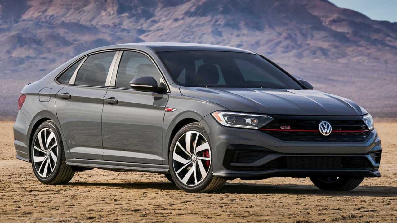 Volkswagen Jetta GLI 2021 vale R$ 159.531 na FIPE, tem 230 cv, faz 0 a 100 km/h em 6,8 segundos e custa quase o mesmo que um Nivus novo.