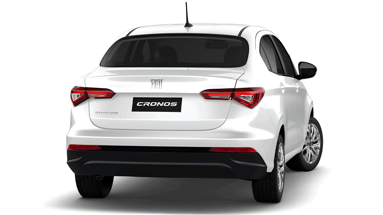 Fiat Cronos 1.3 2021 tem preço médio de R$ 62.045, porta-malas de 525 litros, motor de até 109 cv e consumo rodoviário de 15,6 km/l.