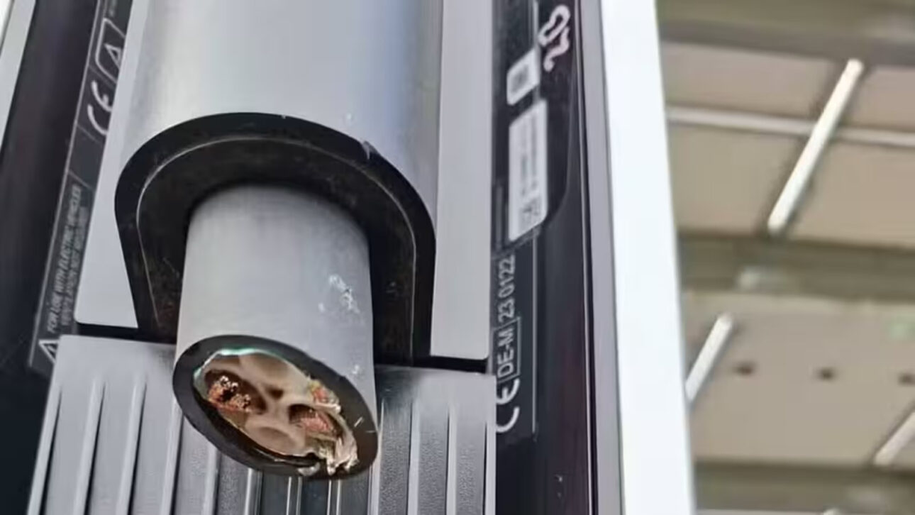 País vive onda de furtos de cabos de carregadores elétricos por causa do cobre, ataques inutilizam estações públicas e reduzem pela metade pontos da Tesla em rota movimentada