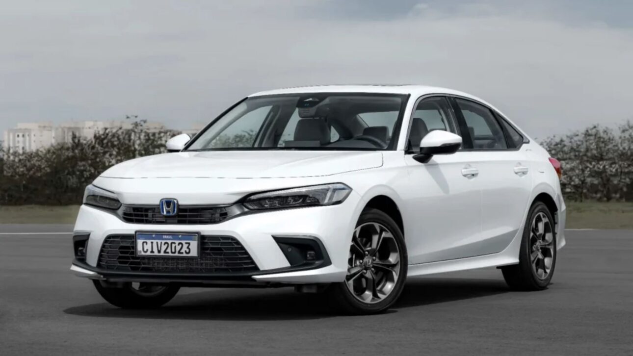 Honda Civic e:HEV 2023 perdeu quase R$ 66 mil desde o lançamento e passou a figurar entre as oportunidades do mercado de usados.