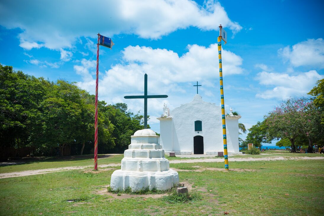 Trancoso: ex-pintor de casas nos EUA e produtor de shows, Felipe Tiradentes abriu hotel de 8 suítes no Quadrado com meta de R$ 8 milhões no 1º ano.