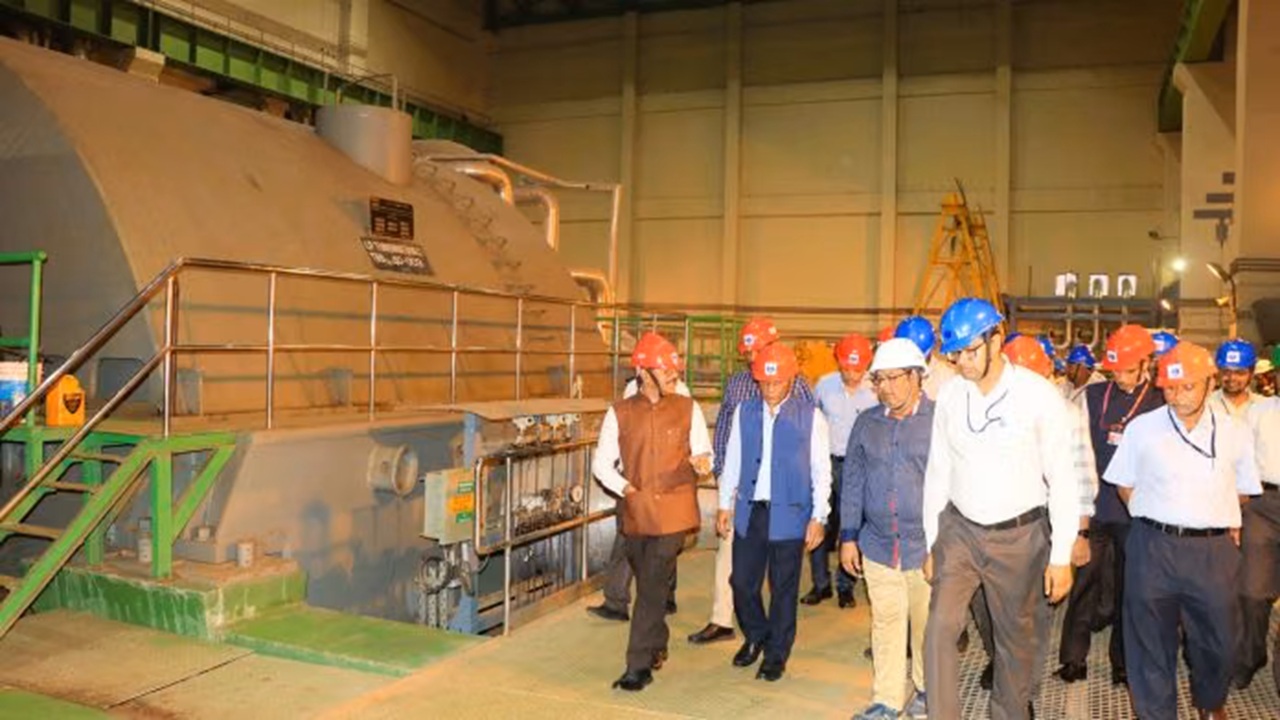 Ajit Kumar Mohanty, Secretário do Departamento de Energia Atômica, visitou o Reator Prototipo de Reprodução Rápida de 500 MWe em Kalpakkam, Tamil Nadu, na sexta-feira | Foto: X/@DAEIndia