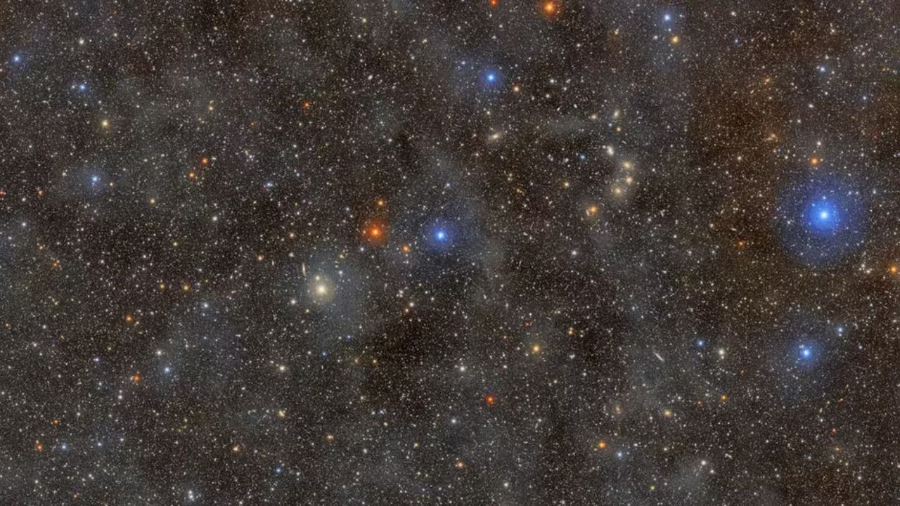 Observatório Vera C. Rubin inicia levantamento de dez anos com câmera de 3.200 megapixels, 10 terabytes de dados por noite e milhões de alertas astronômicos.