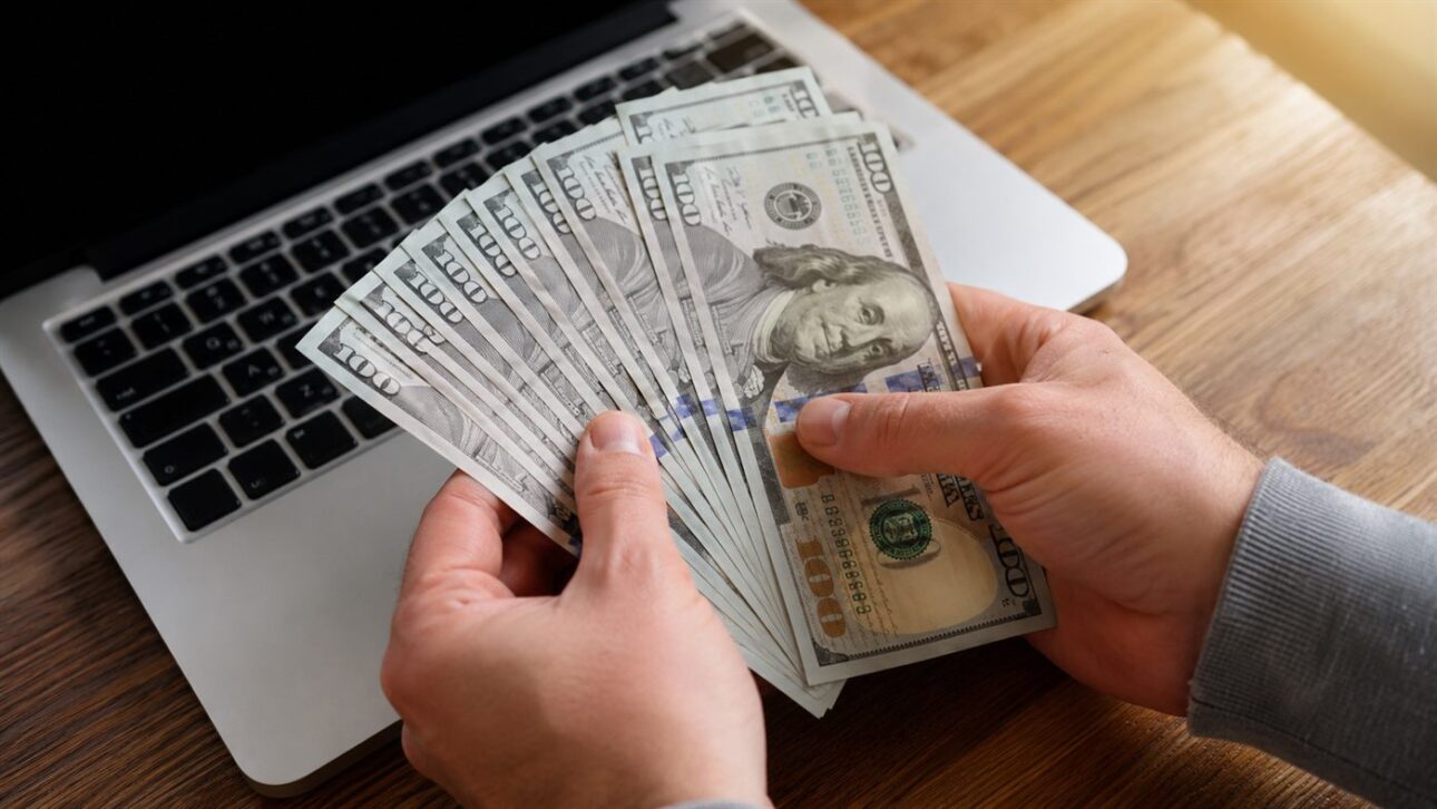 Los últimos mil píxeles fueron tan disputados que terminaron yendo a subasta online.