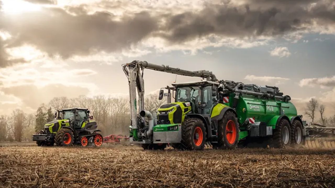 Descubra a nova linha de tratores Claas Axion 8 Cmatic. Com até 313 cavalos, conectividade digital e automação, a série redefine a produtividade agrícola.