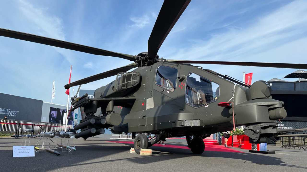 Desenvolvido pela Leonardo, o novo helicóptero AW249 traz inteligência artificial, cockpit digital e alta conectividade para redefinir as táticas de guerra.