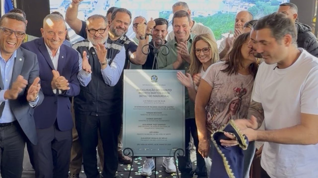 São João de Meriti ganha novo viaduto de R$ 62 milhões. A obra elimina conflitos com a ferrovia, melhora o trânsito e traz mais segurança à Baixada Fluminense.