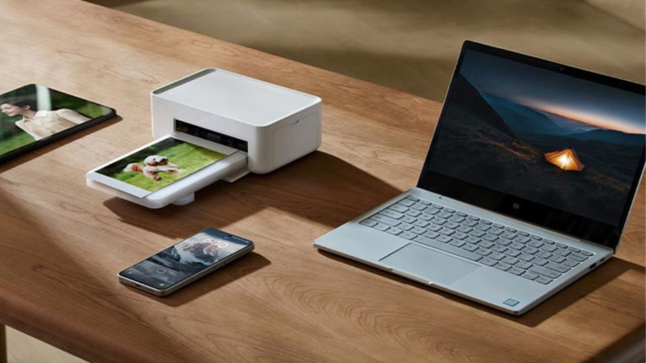 Xiaomi lança a Mijia Desktop Photo Printer 2 por 699 yuans, com Bluetooth 5.2, tinta preta extra, novos papéis e recursos no aplicativo.