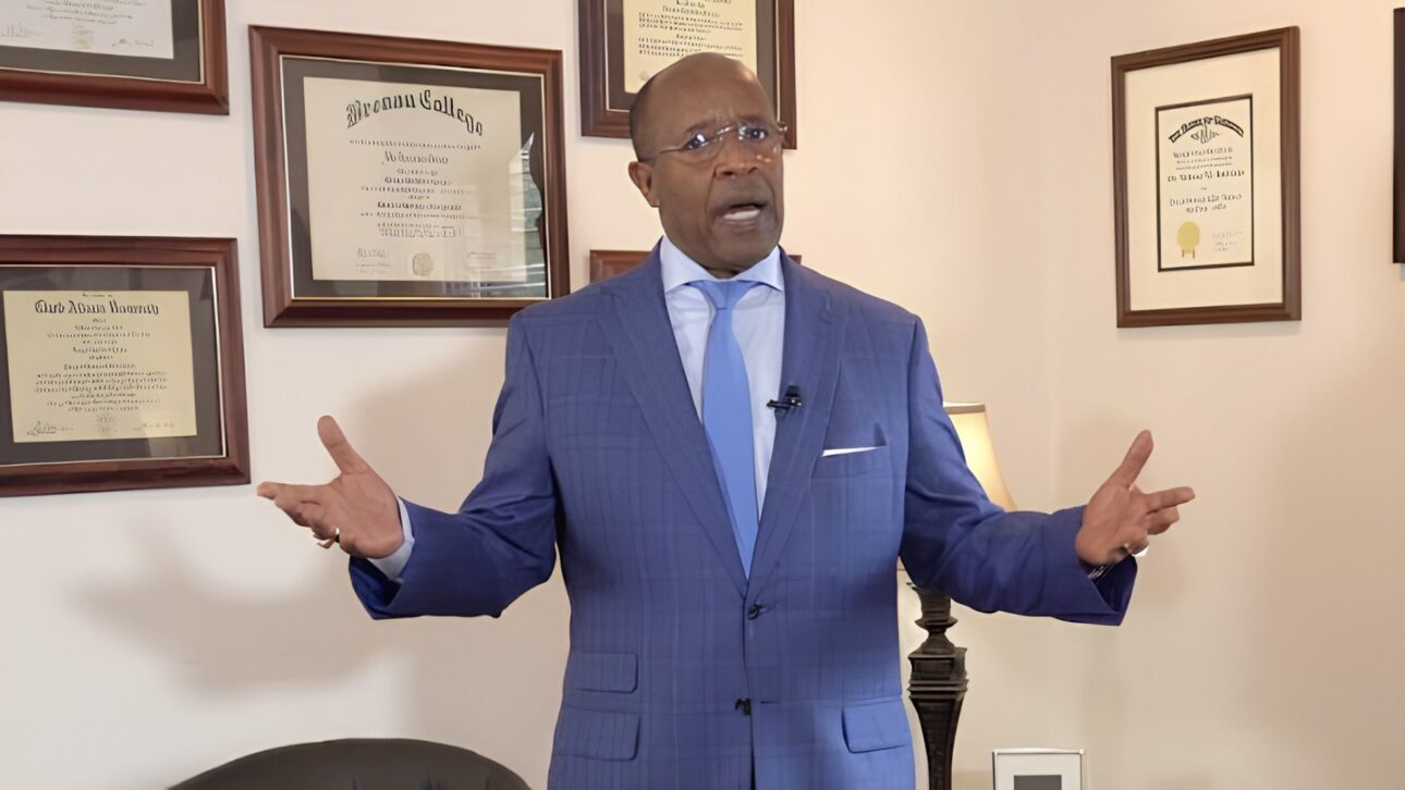 Benson Karanja se tornou o primeiro imigrante africano a presidir uma faculdade americana, cargo que ocupa desde 2004 na Beulah Heights University, em Atlanta