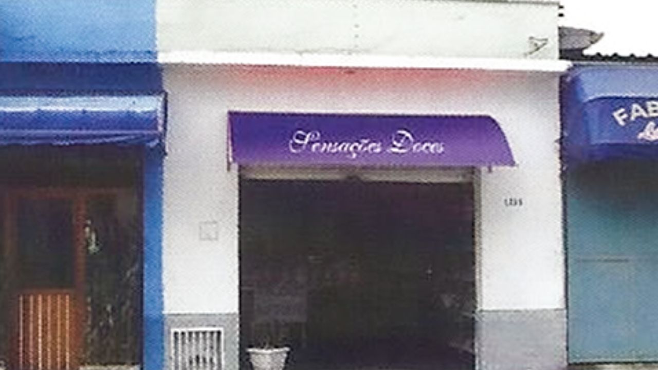 Cleusa começou seu negócio em um espaço de 20m² na cidade de Salto, interior de São Paulo. De família pobre, foi boia-fria, cortadora de cana-de-açúcar e, depois, empregada doméstica. A grande oportunidade aconteceu quando era funcionária de uma empresa de alto-falantes. 1997