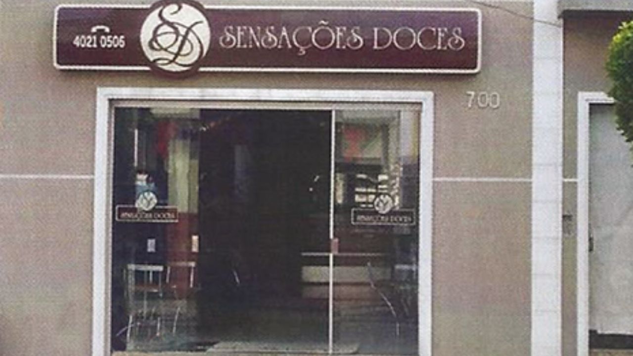Quatro anos depois, mudou o empreendimento para um espaço de 80m² - quatro vezes maior do que o primeiro, e foi abrindo outras lojas, em cidades próximas como Sorocaba, Americana, Itu e Indaiatuba. 2001