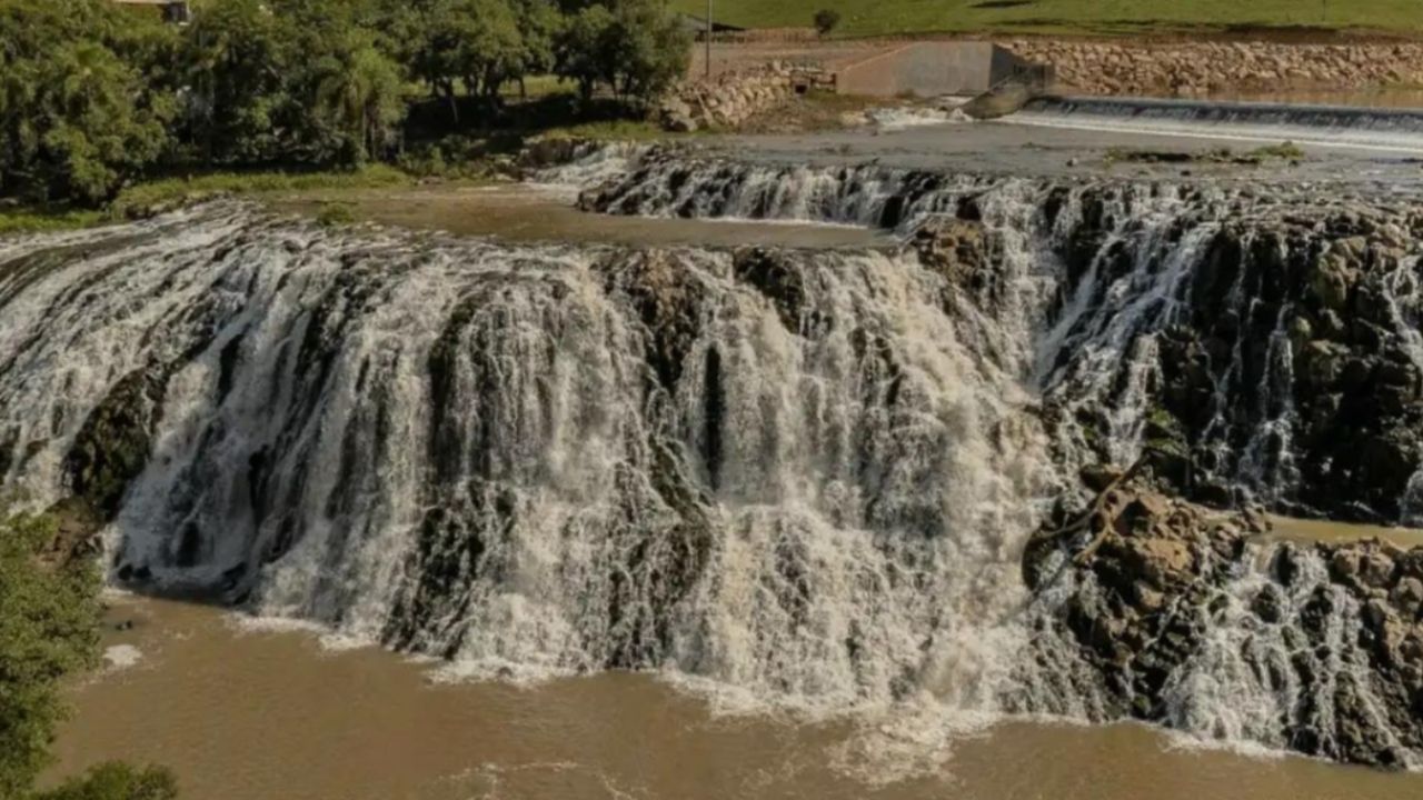 Cachoeiras de Prudentópolis incluem Salto São Francisco, cultura ucraniana e cenários de Meu Avô Stanislau.