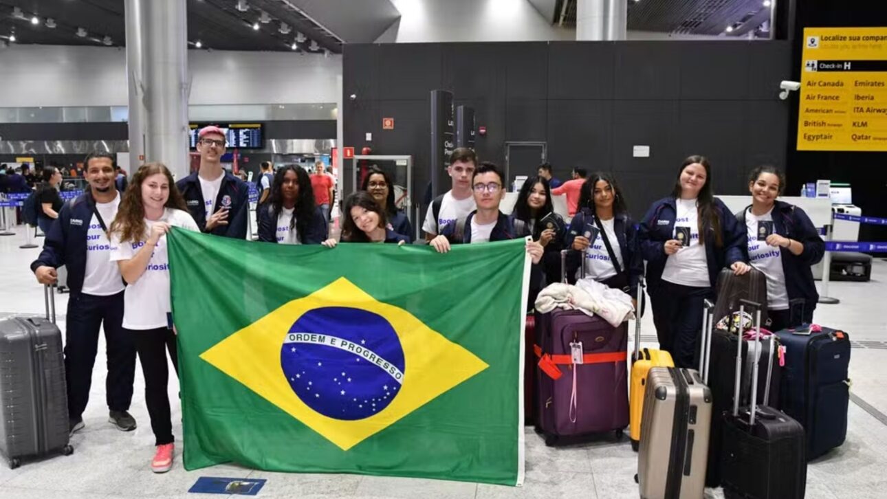 Alunos de Mirassol (SP) representaram o Brasil em olimpíada internacional de matemática na Tailândia — Foto: Argel do Valle/Educação SP
