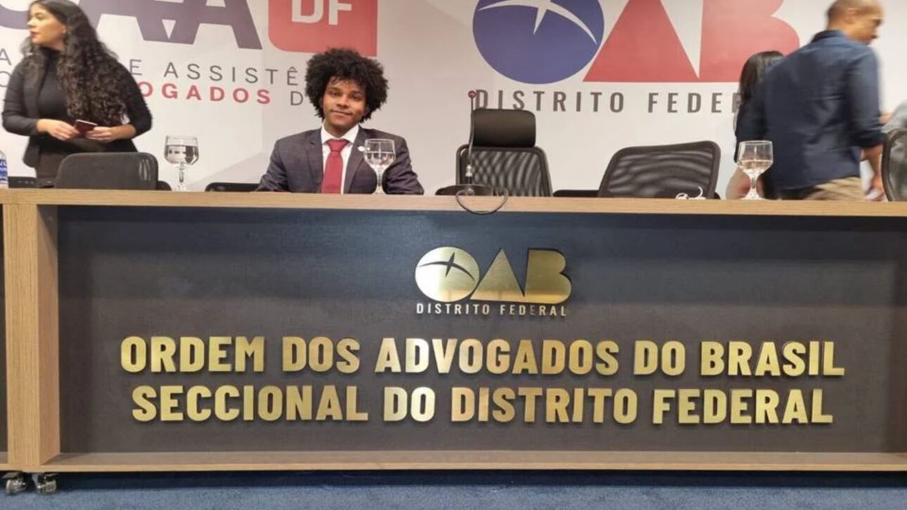 Ele chegou a Brasília aos 17 anos, dormiu na Rodoviária e viveu de esmolas; em maio de 2022 recebeu a carteira da OAB e quer ser defensor público.