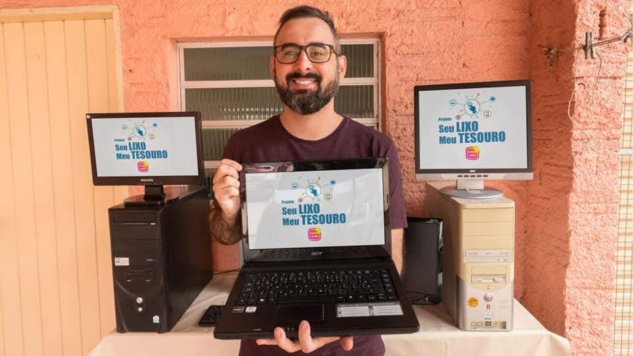Arlan Rodrigues criou o projeto Seu Lixo, Meu Tesouro, que transforma sucatas em computadores funcionais para pessoas carentes de Criciúma, no Sul de SC
Foto: Divulgação/Arlan Rodrigues/ND Mais