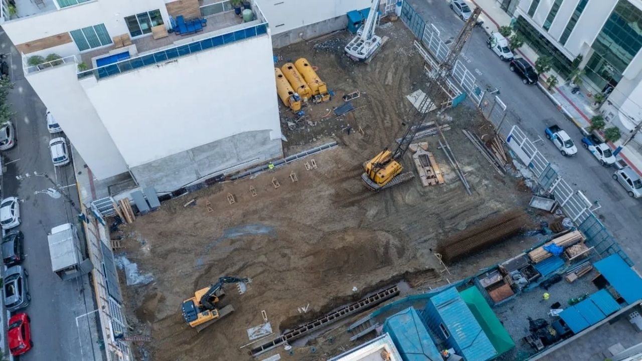 FG acelera megaobras em Balneário Camboriú, com Senna Tower e resorts, enquanto amplia investimento e monitora clima nos canteiros.
