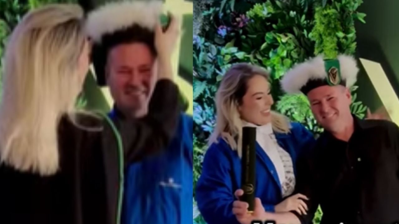 Filha de mecânico veste a beca para uma prova de toga, coloca o capelo no pai que trabalhou durante anos consertando ônibus para ajudá-la a cursar Medicina Veterinária e transforma o