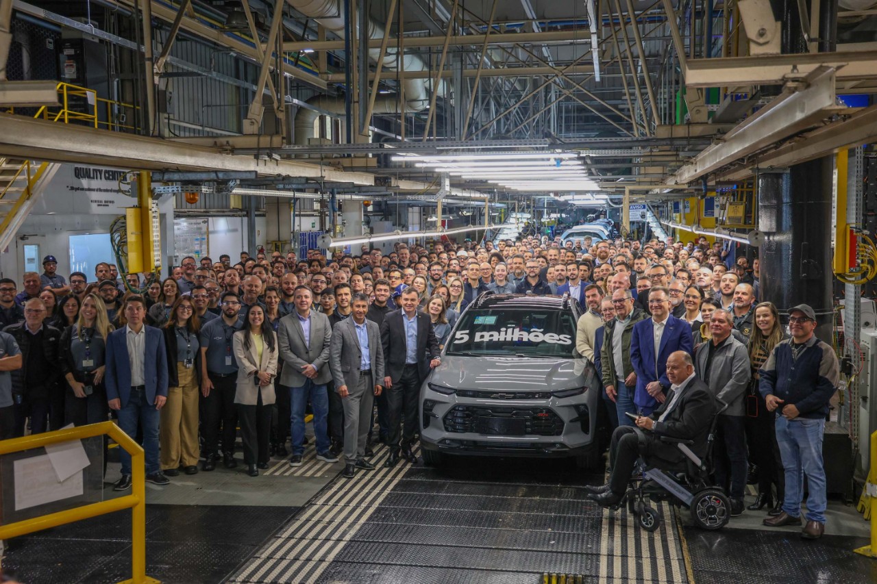 Por 26 anos, uma fábrica gaúcha colocou Celta e Onix nas ruas, marcou gerações de motoristas e produziu 5 milhões de carros, mas agora se prepara para deixar essa história para trás e abrir uma nova era com o Sonic