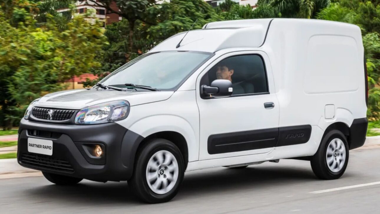 Motoristas trocam Uber por entregas da Shopee e Lalamove, rodam menos, reduzem custos e mantêm a renda com uma rotina mais flexível.