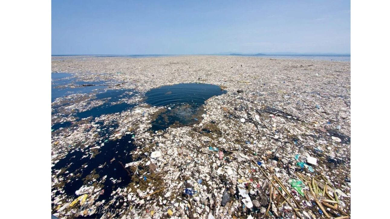 'Ilha' de lixo no Pacífico ocupa área estimada em 1,6 milhão de km²; entenda sua formação, composição, riscos e limites da limpeza.