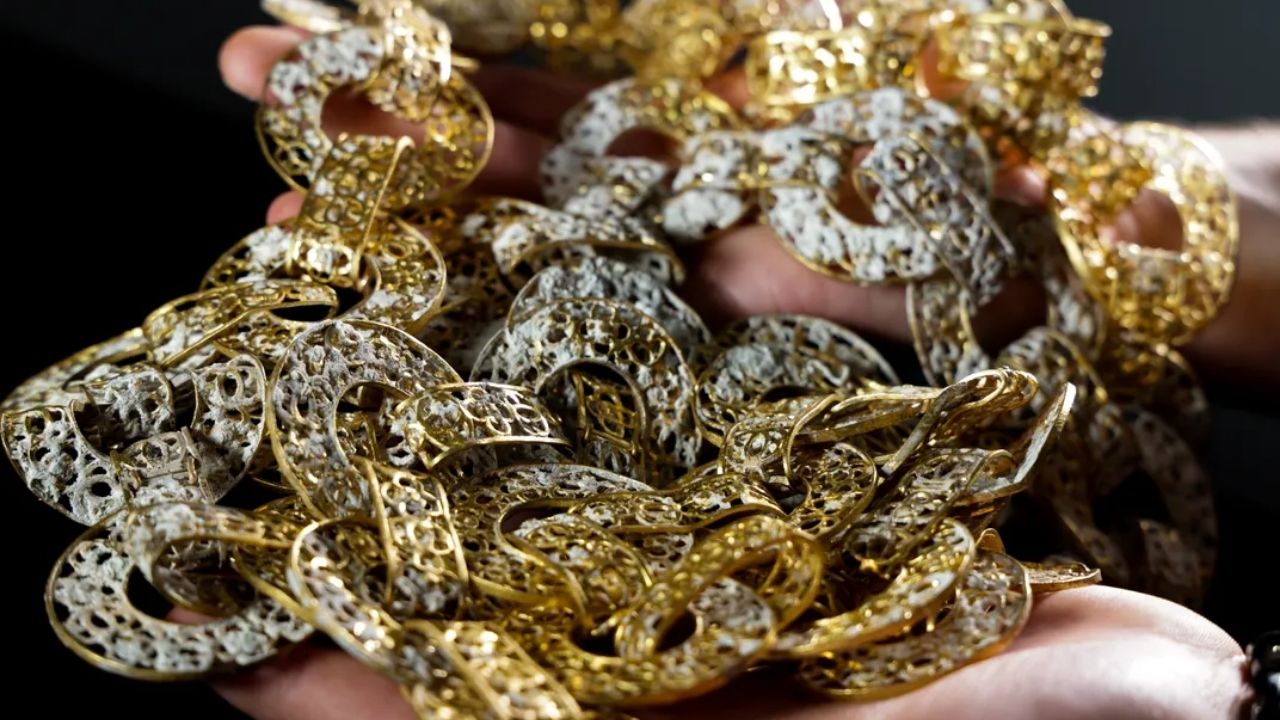 Corrente de ouro, esmeraldas, ametistas e pingentes são encontrados em naufrágio nas Bahamas e revelam novos vestígios do Maravillas.