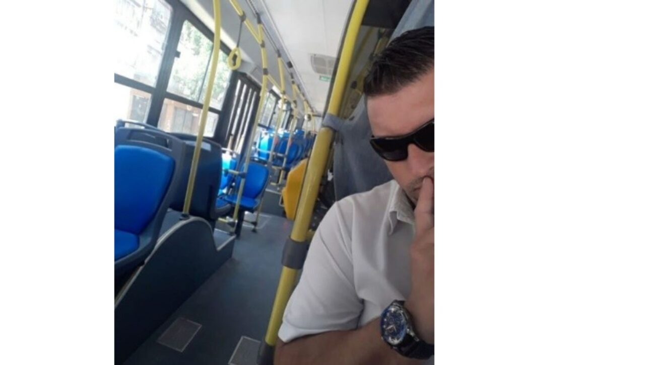 Ele dirige a linha 133 da 1h às 8h20, gravava a matéria no celular para ouvir de dia e virou advogado aos 42 anos sem largar o volante, em Rosário.