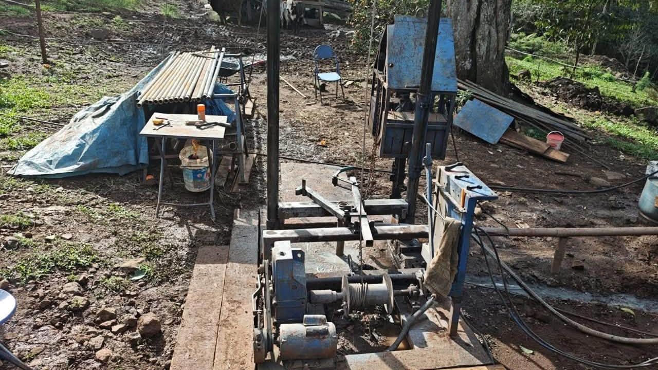 Poço artesiano em propriedade rural de Três Arroios é alvo de fiscalização ambiental por perfuração irregular sem autorização.