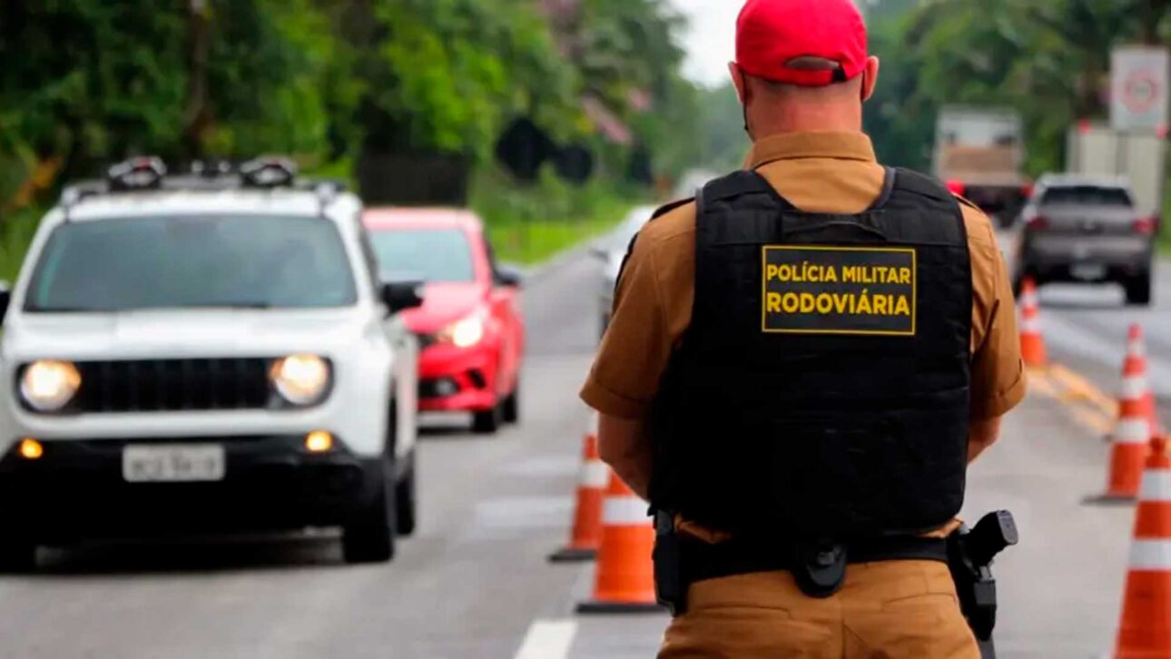 Polícia Militar é acionada após caminhoneiro encontrar menino de 3 anos sozinho na PR-090 e ajuda a localizar a família em Jataizinho