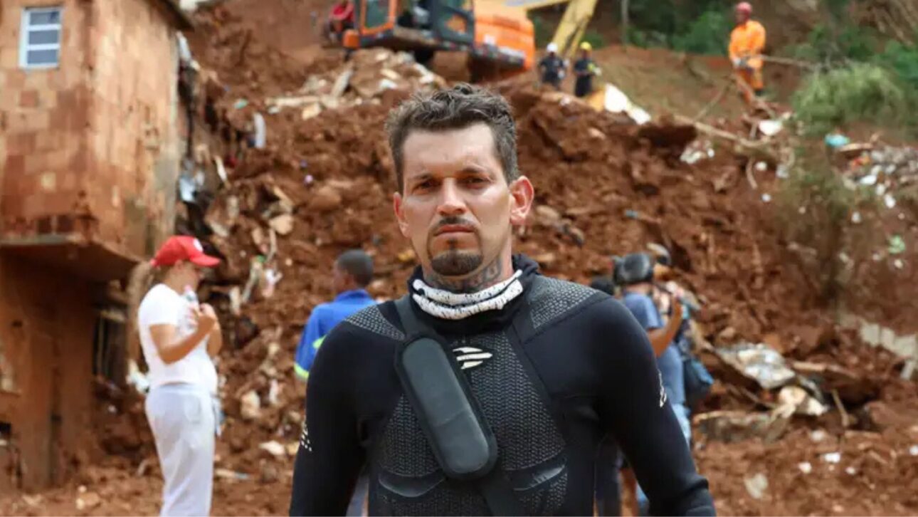 Rodrigo Bazaglia participa como voluntário do trabalho de resgate das vítimas em Juiz de Fora - Rovena Rosa/Agência Brasil