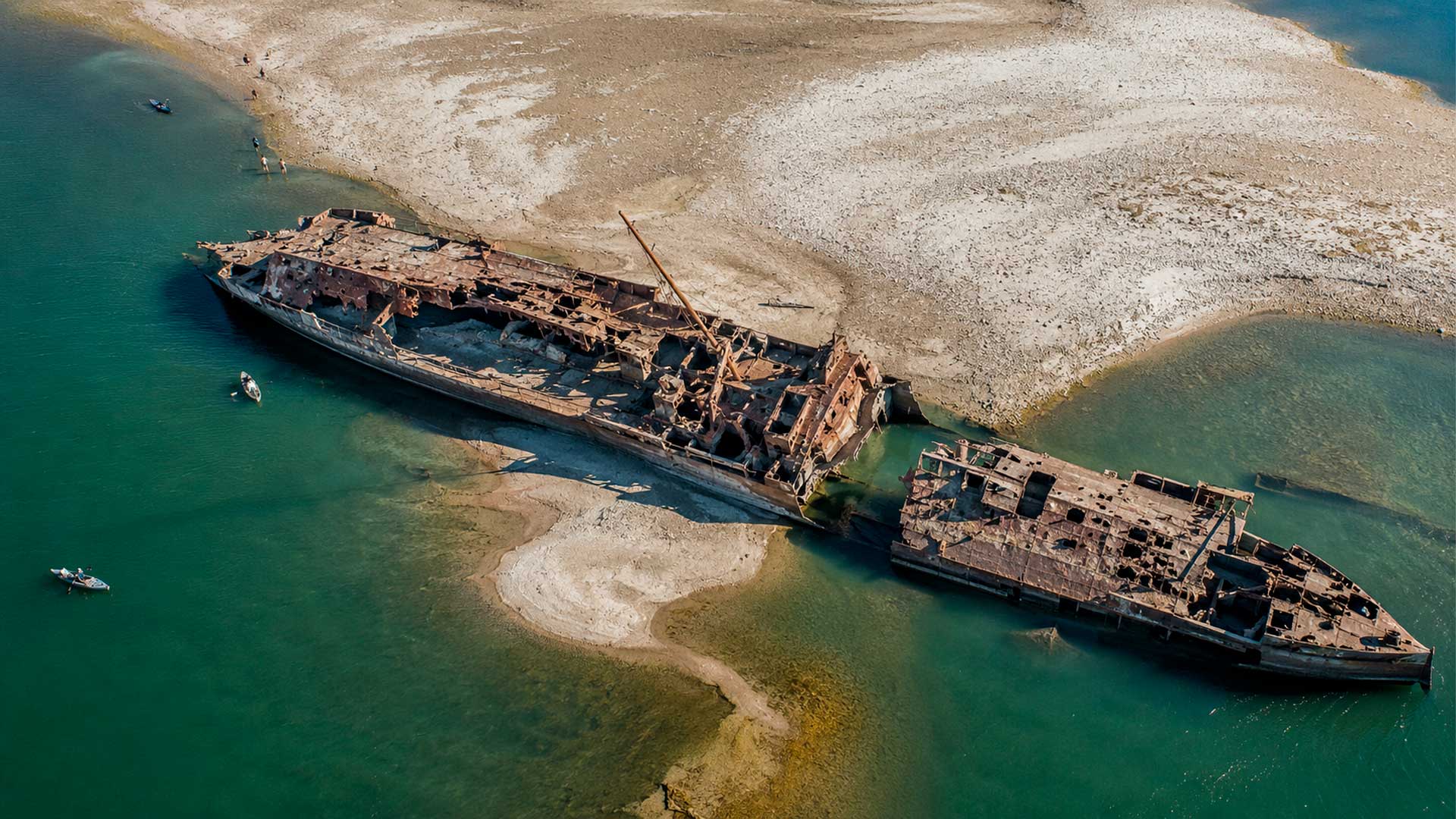 Seca no rio Danúbio revela navio alemão afundado em 1944 e reacende alerta para explosivos em destroços da Segunda Guerra na Sérvia