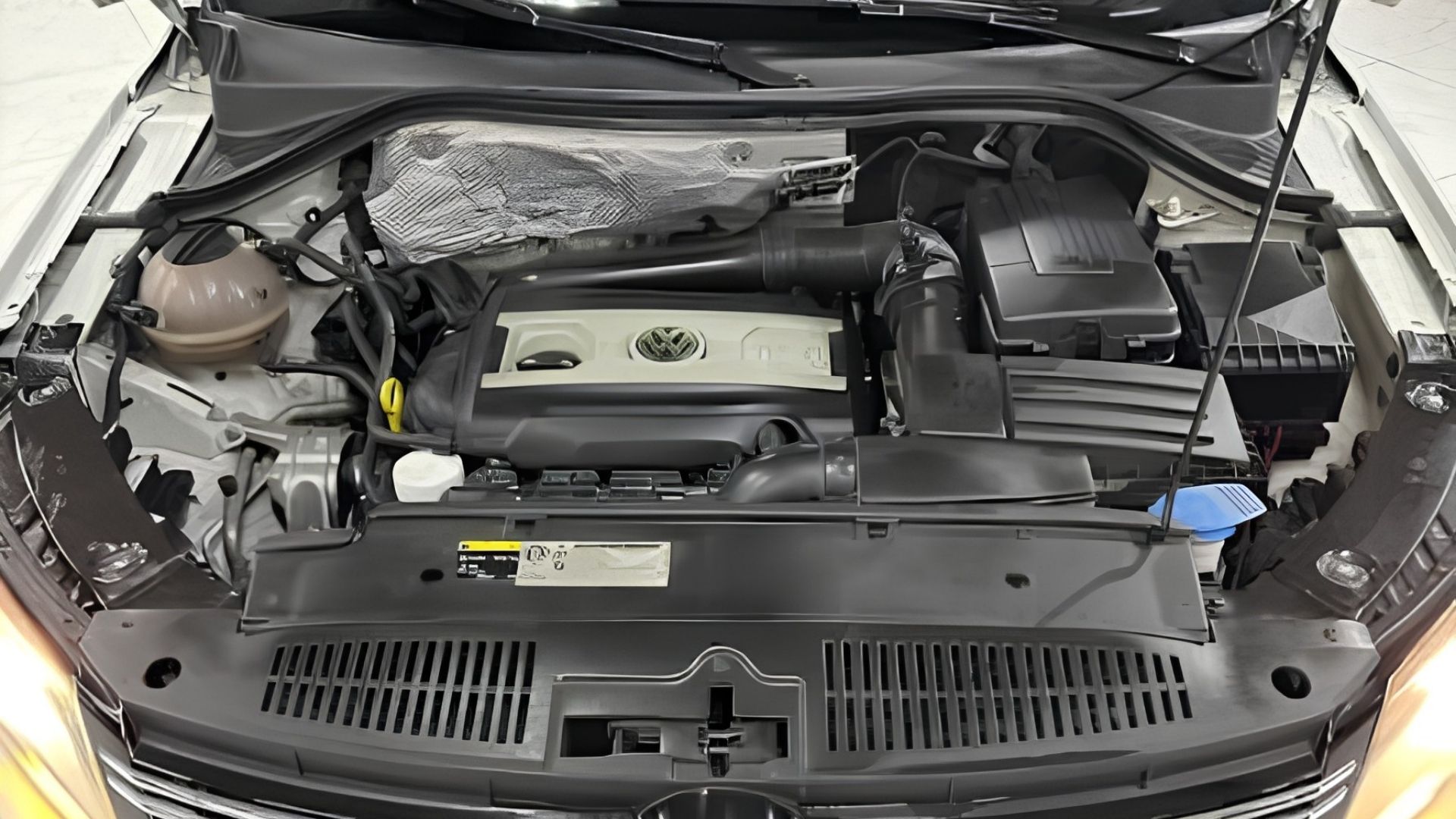 Tiguan 2014 custa cerca de R$ 64,7 mil na FIPE e traz 200 cv, tração integral 4Motion, câmbio automático e desempenho forte.