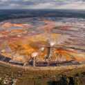 Żelazny Most recebe milhões de toneladas de rejeitos da mineração de cobre, ocupa 2.100 hectares e possui barragens com mais de 20 quilômetros.