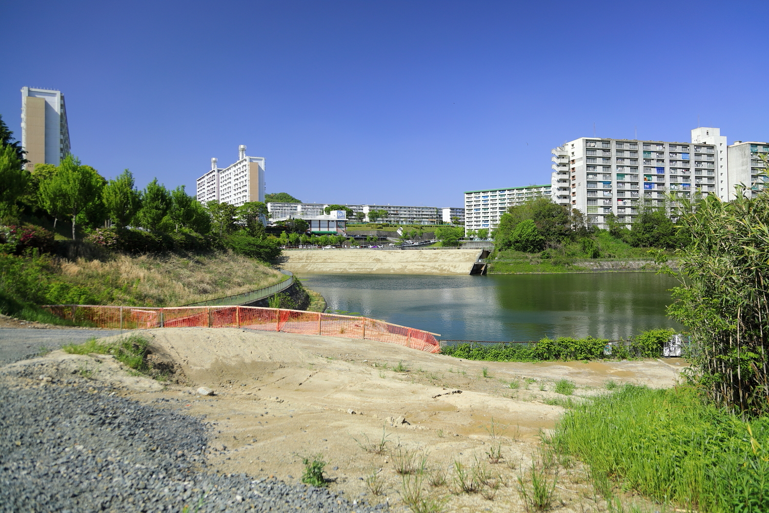 Vista ampla dos edifícios do Homidanchi em Toyota, no Japão