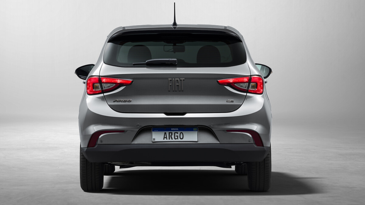 Descubra o Fiat Argo S-Design 1.3 CVT 2023, hatch automático por menos de R$ 77 mil. Confira preço FIPE, consumo, espaço e equipamentos!