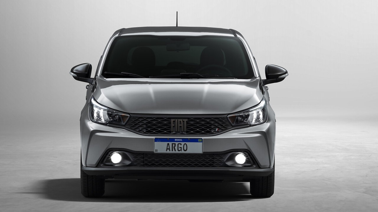 Descubra o Fiat Argo S-Design 1.3 CVT 2023, hatch automático por menos de R$ 77 mil. Confira preço FIPE, consumo, espaço e equipamentos!