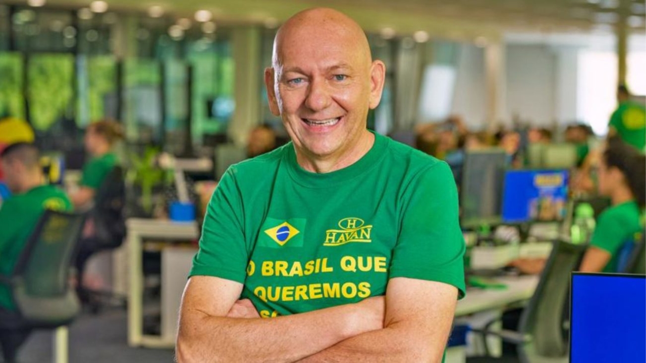 A Havan desmentiu notícia falsa sobre Luciano Hang e alertou para fraude que usa imagens manipuladas do empresário para divulgar investimentos.