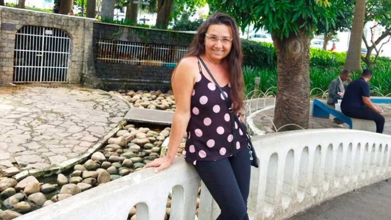 mulher aprovada em medicina, vestibular aos 49 anos, curso de medicina UNEB, passadeira virou universitária, 12 tentativas vestibular