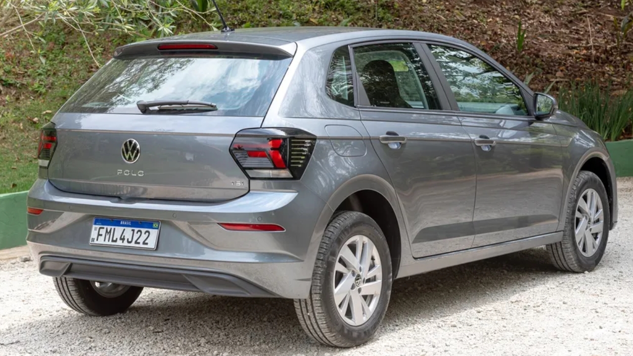 Volkswagen Polo 2023 aparece na Fipe de agosto de 2026 por R$ 76.589, com motor 1.0 turbo, até 116 cv e consumo de 16,5 km/l.