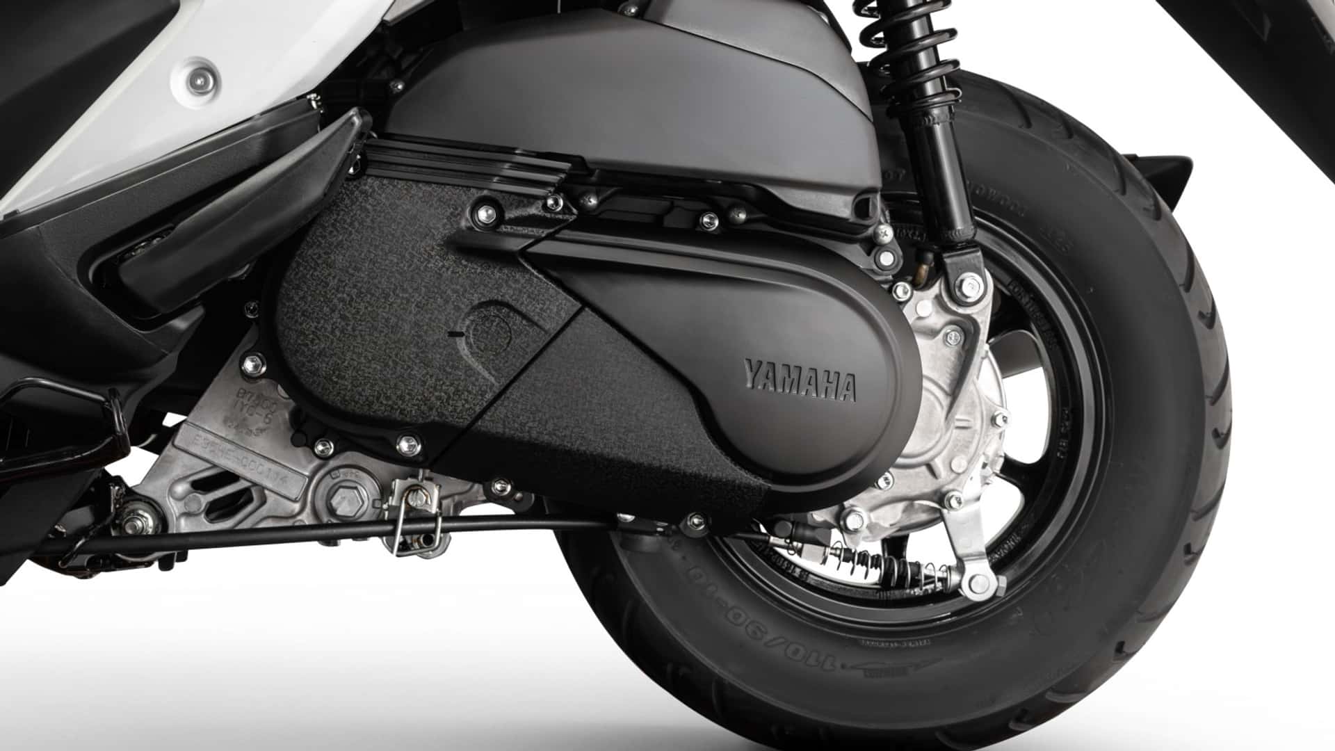 Yamaha sacode o mercado brasileiro e lança scooter híbrida de R$ 13.990: nova ZR pesa só 98 kg, tem motor 125 cc, assistência elétrica de 3 segundos e conexão com celular