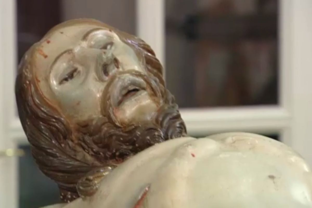 Restauradores acharam duas cartas de 1777 dentro de estátua oca de Jesus na Espanha. O capelão Joaquín Mínguez descreveu colheitas, doenças e o reinado de Carlos III.