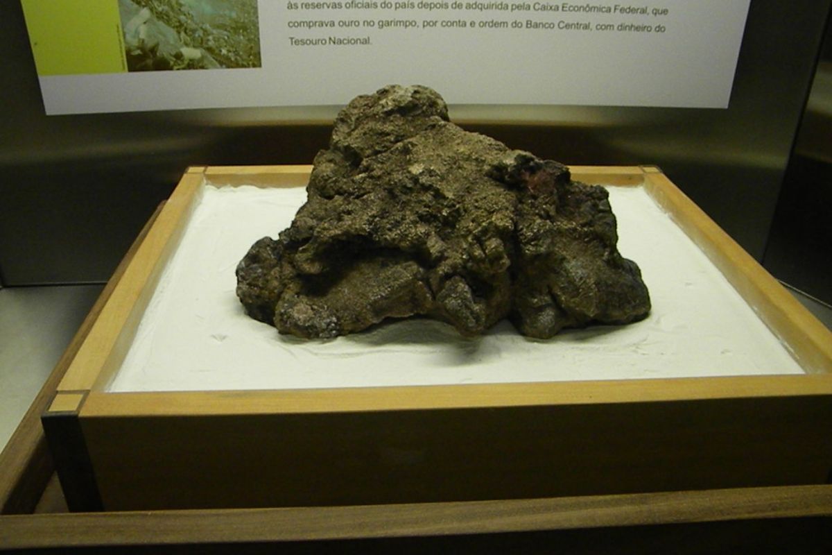 Júlio de Deus Filho achou em 13 de setembro de 1983, em Serra Pelada, a Pepita Canaã: 60,8 kg brutos e 56,61 kg de ouro, parte de uma pedra de 150 kg. É a maior pepita em exposição no mundo.