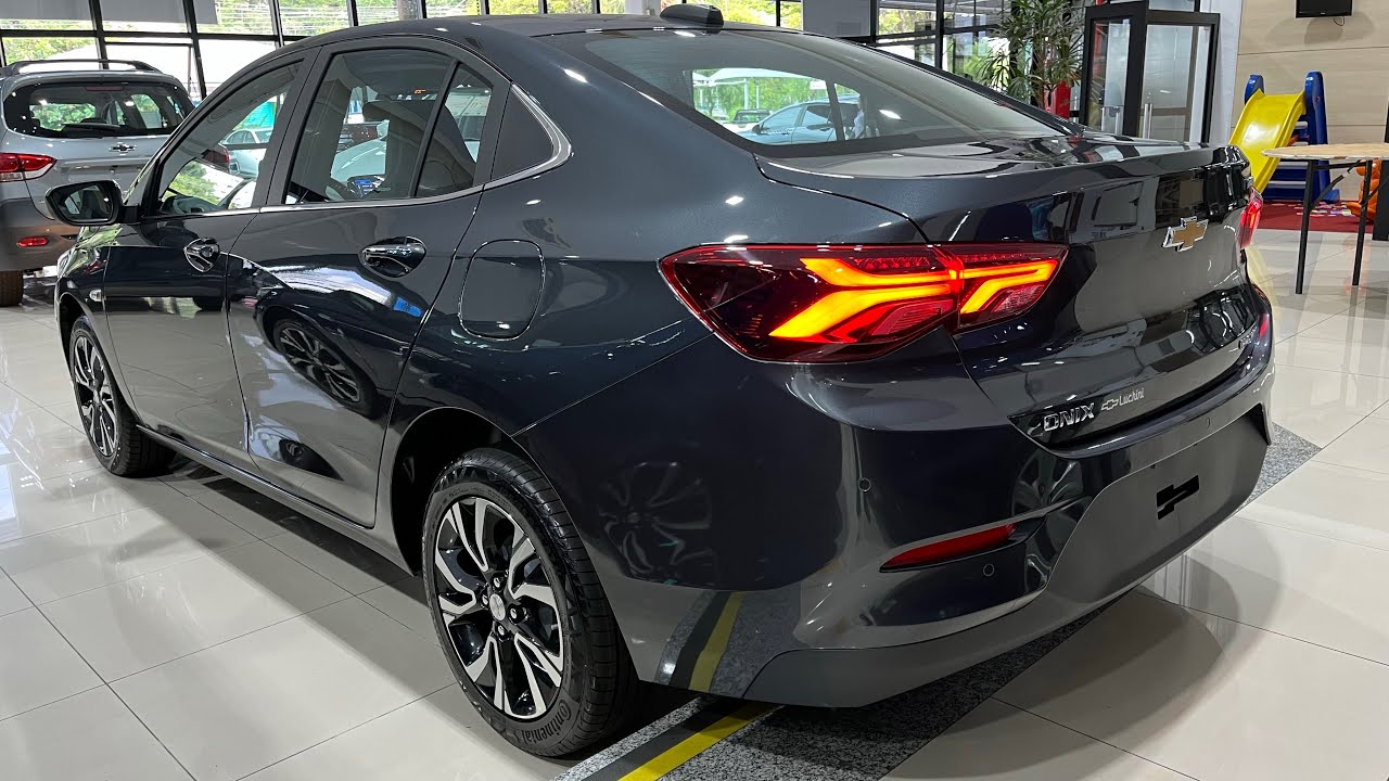Onix Premier 2024 aparece abaixo de R$ 80 mil em ofertas, traz 116 cv, câmbio automático, Easy Park, 6 airbags e alerta de ponto cego.