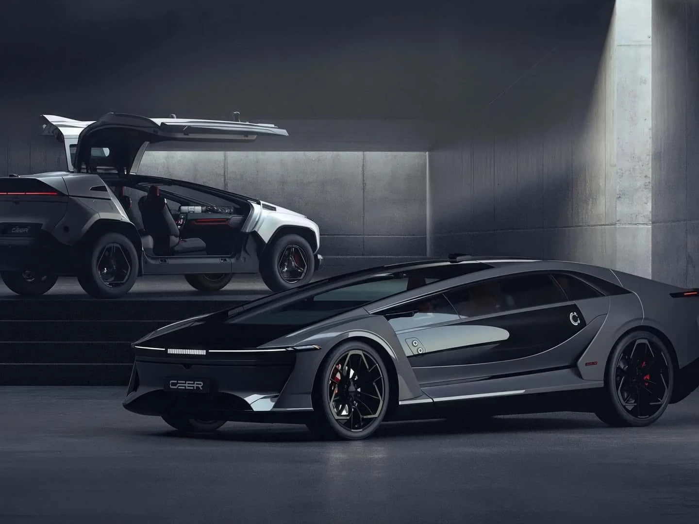 Sedã e SUV Exobot foram apresentados em 21 de setembro na Cidade Econômica Rei Abdullah, com vendas previstas para 2027 e a missão de abrir espaço para uma indústria automobilística saudita
