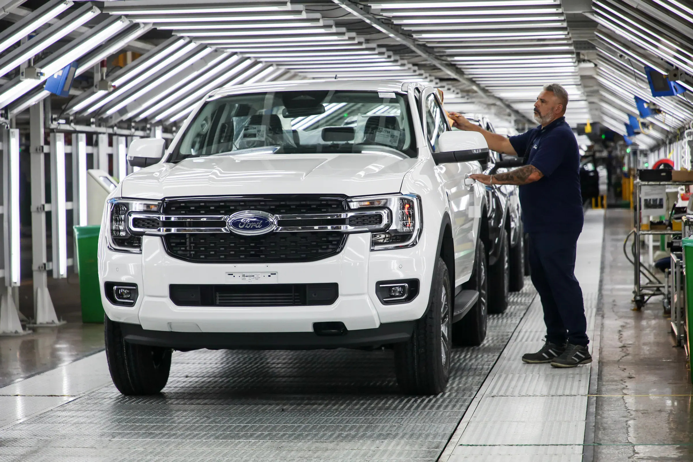 Ranger Tremor 2027 terá motor 2.3 EcoBoost flex perto de 274 cv, câmbio de 10 marchas, tração 4x4, reduzida e pacote off-road exclusivo.