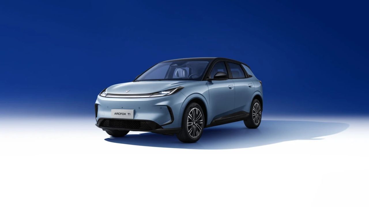 A BAIC confirmou que terá fábrica própria no Brasil e quer chegar ao grupo das dez montadoras mais vendidas até 2028, com novos carros e expansão da rede.