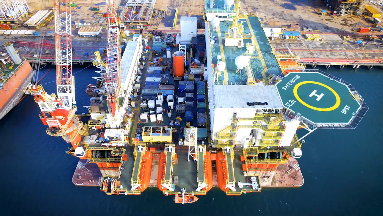 Safe Notos funciona como uma base de apoio no meio do oceano